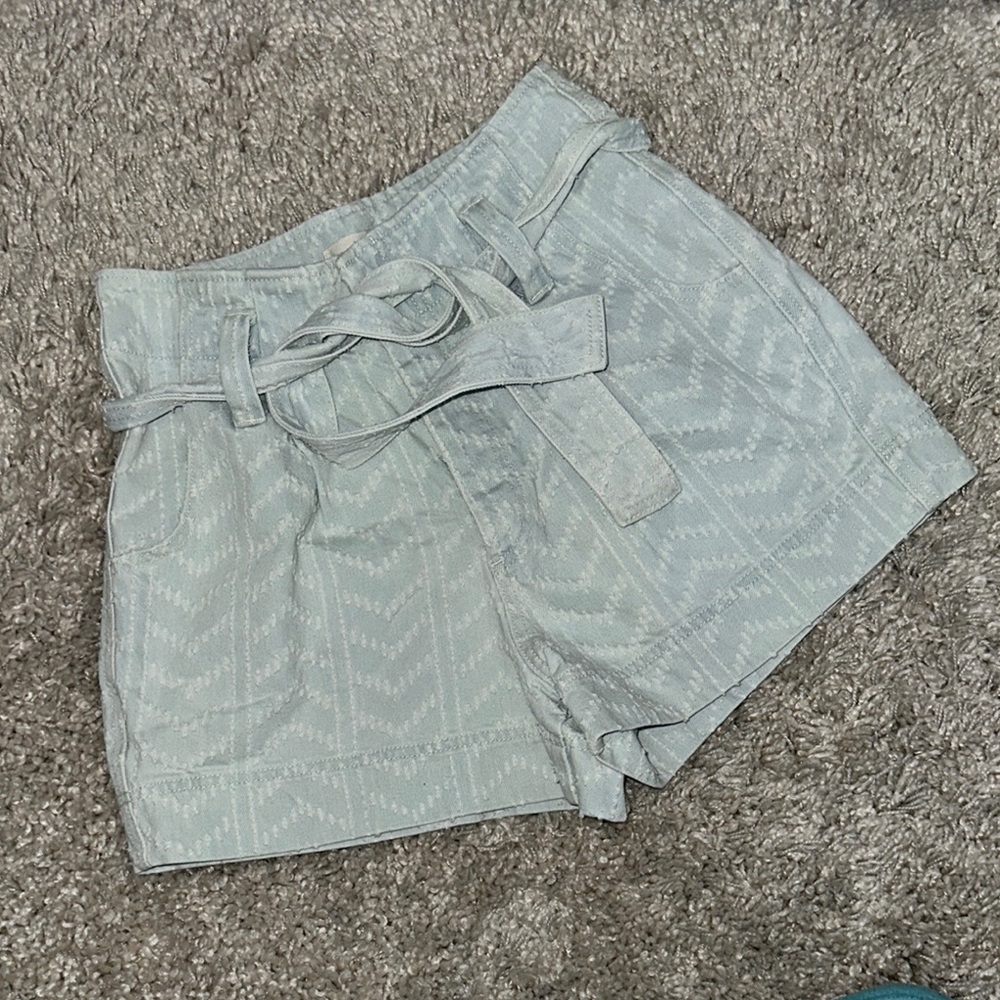 Gently Used Women’s Happy Nature Jean Shorts